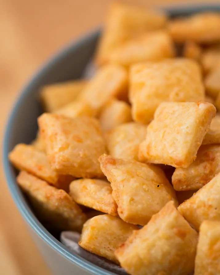 Easy Cheesy Crackers