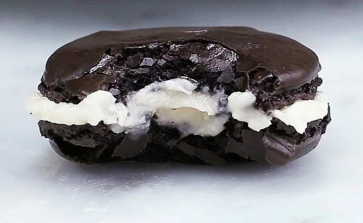 Tasty Oreo Macarons