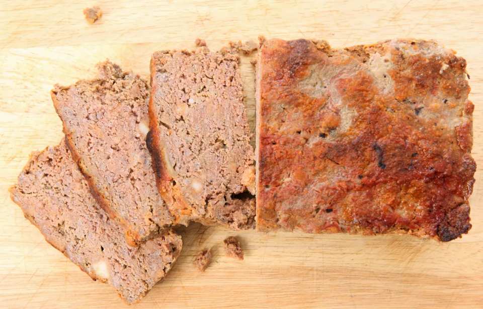 Easy and Delicious Meatloaf