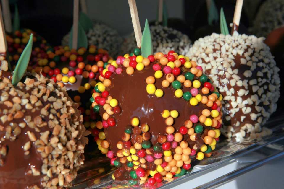 Chocolate Apple Pops